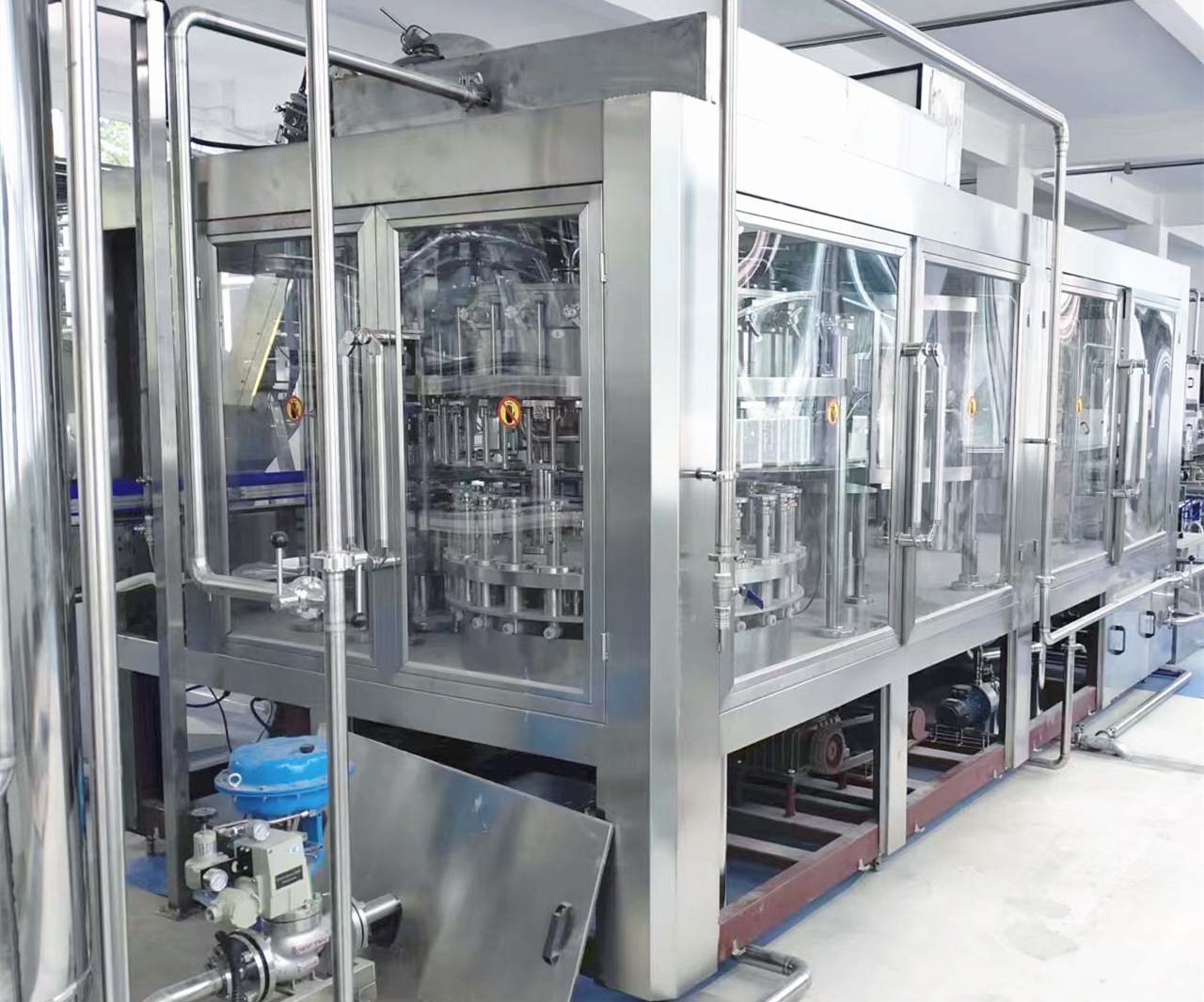 M&aacute;y chiết r&oacute;t v&agrave; đ&oacute;ng nắp 3 trong 1