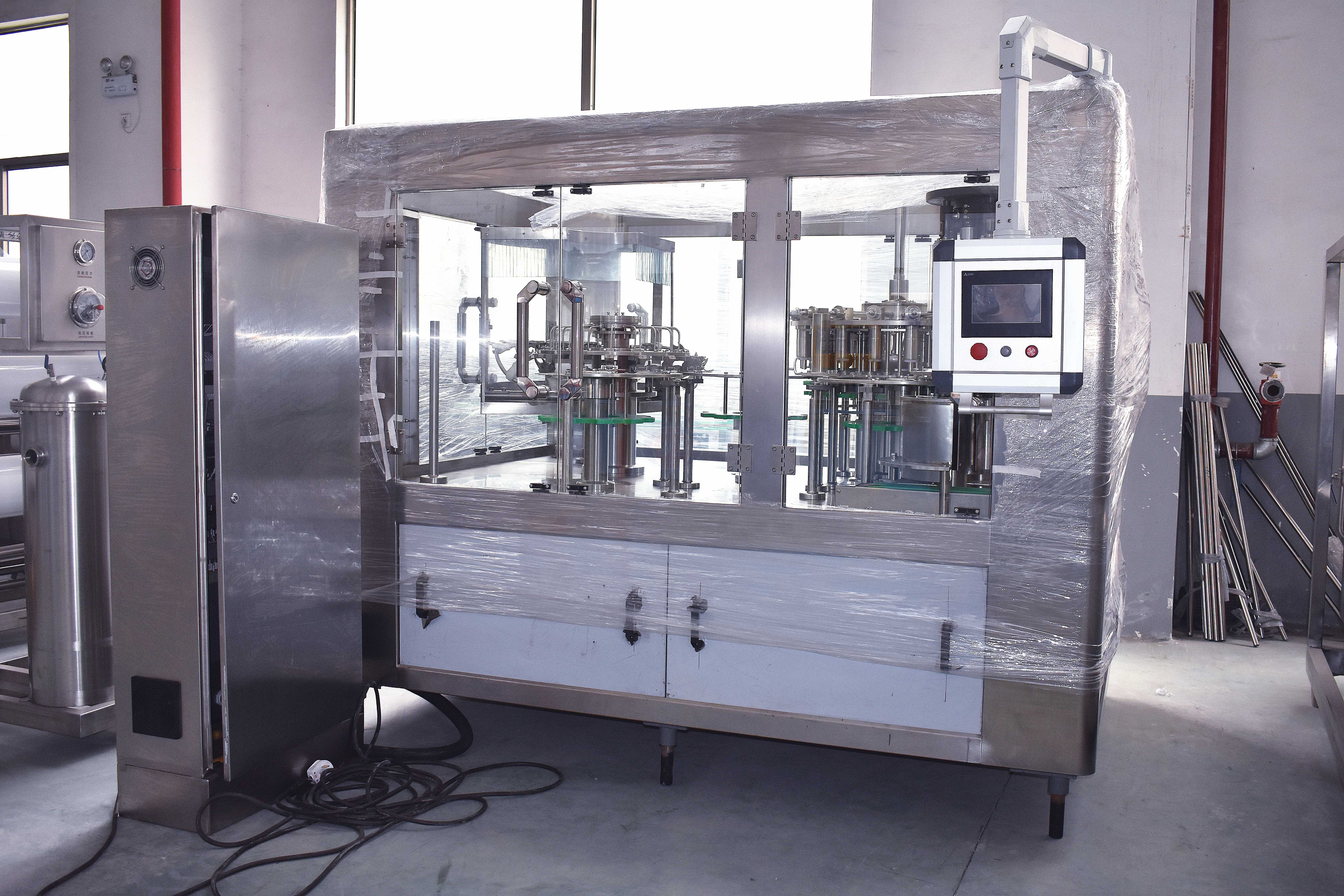 Làm thế nào chúng ta có thể kiện máy làm đầy chai và máy đóng nắp?