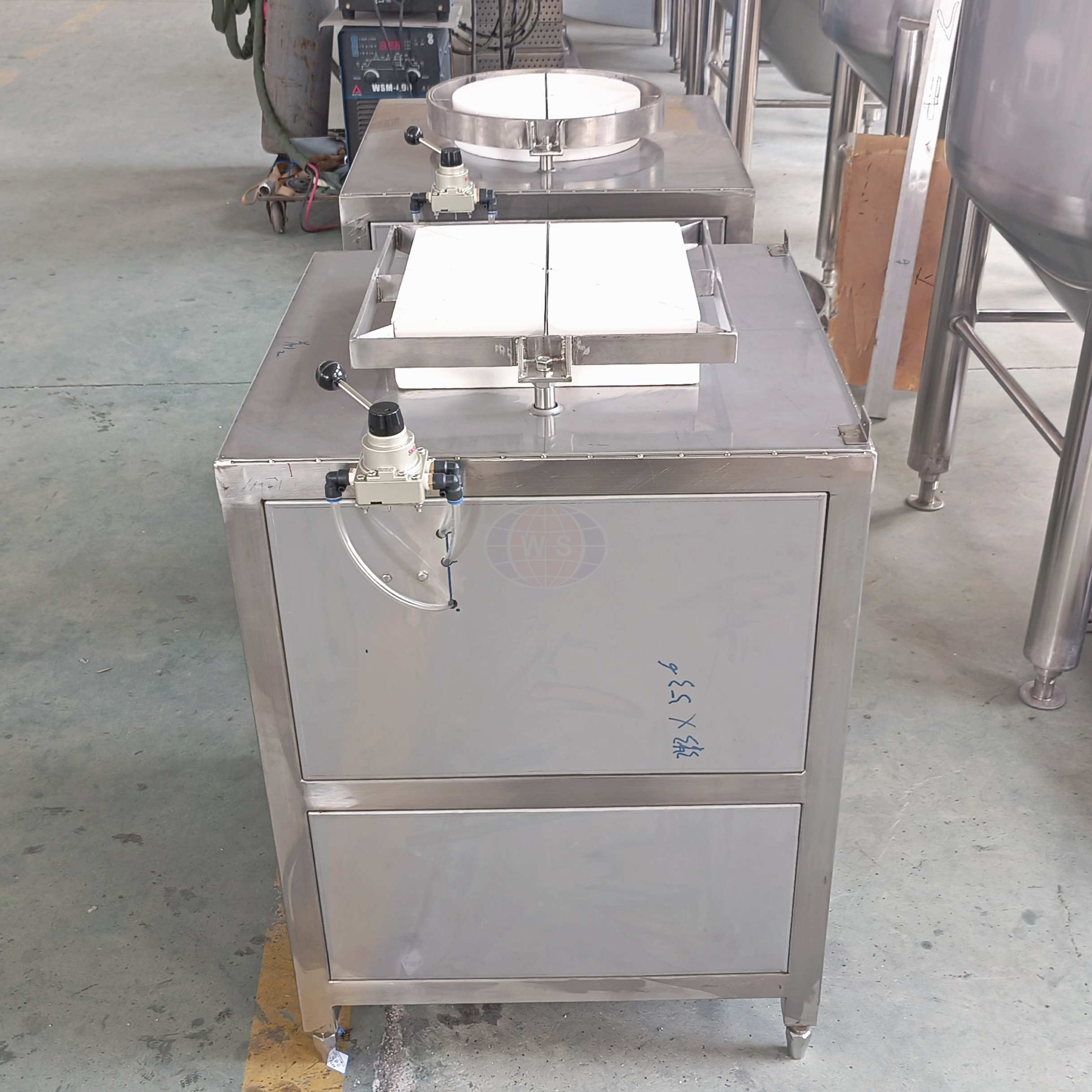 M&aacute;y cắt ph&ocirc; mai ch&iacute;nh x&aacute;c