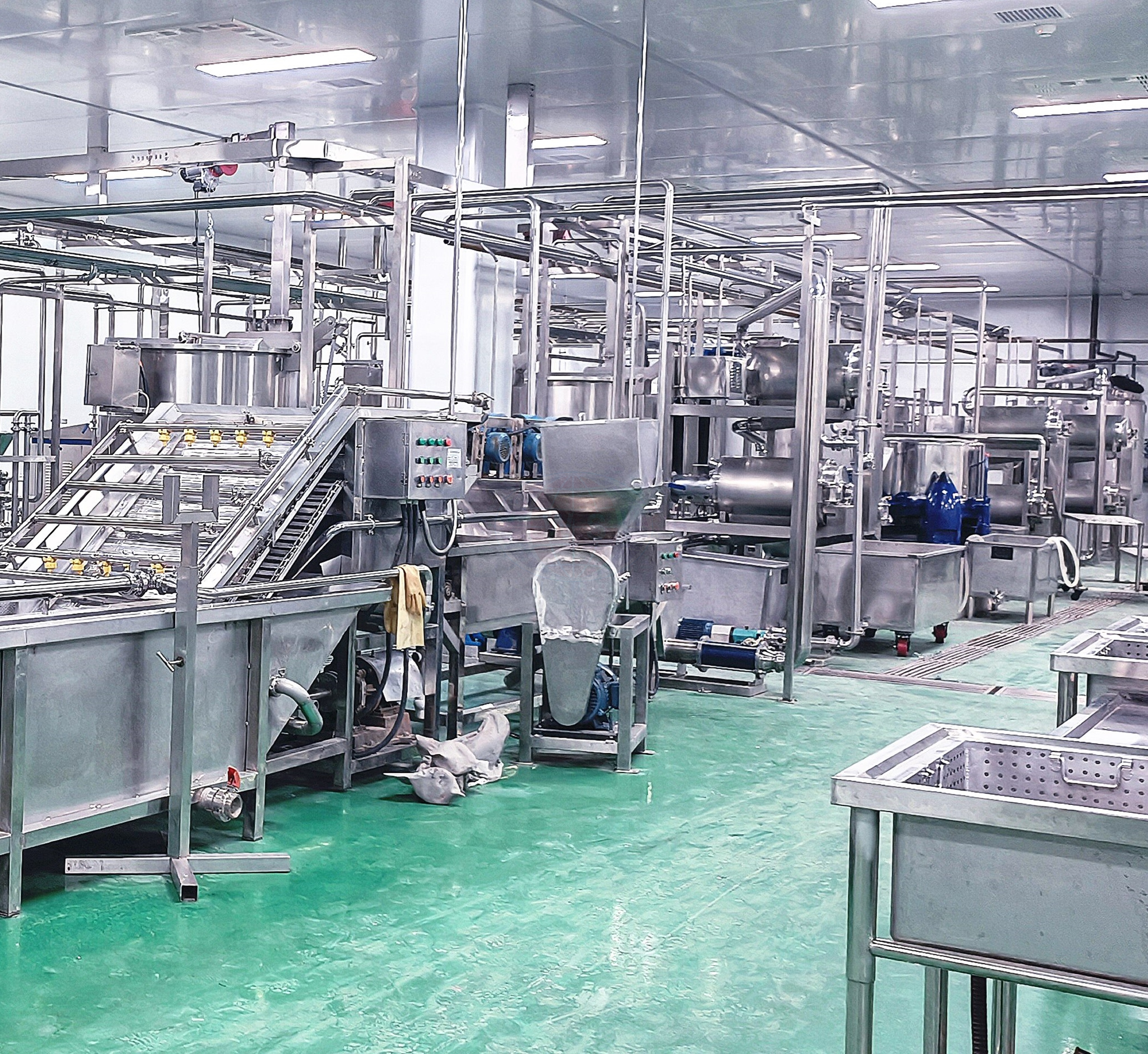 Bố tr&iacute; v&agrave; thiết bị nh&agrave; m&aacute;y chế biến nước &eacute;p c&ocirc;ng nghiệp